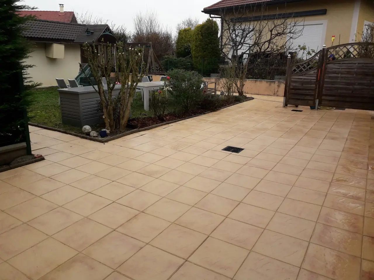 Terrasse dallée après nettoyage.